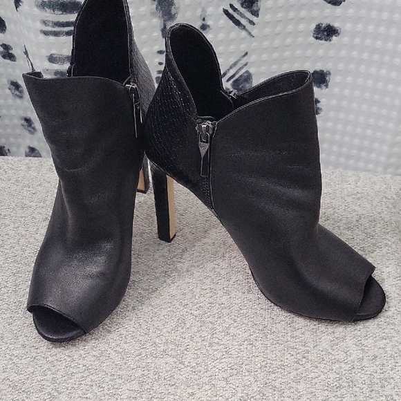 Michael Kors Elegant Black Peep-Toe Ankle Boots Size 8.5 - Picture 1 of 13